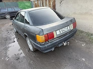 машина авто: Audi 80: 1989 г., Седан — 3