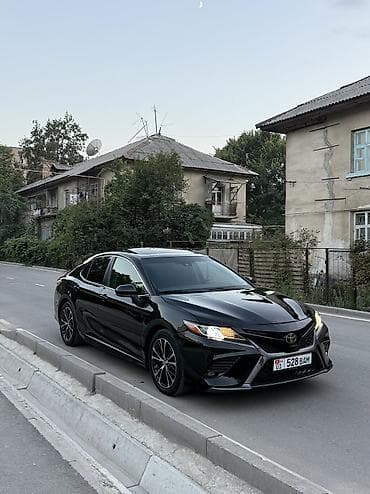 Toyota Camry: 2017 г., 2.5 л, Автомат, Бензин, Седан — 3