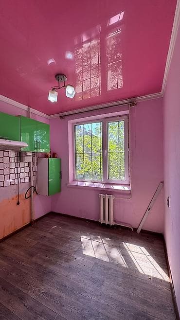 салон красоты продаю: 3 комнаты, 58 м², 104 серия, 2 этаж, Косметический ремонт — 4