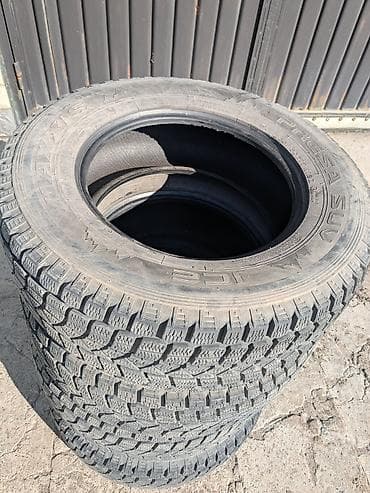 r 21: Шины 265 / 65 / R 17, Зима, Б/у, Комплект, Внедорожные (АТ/МТ), Maxxis — 2