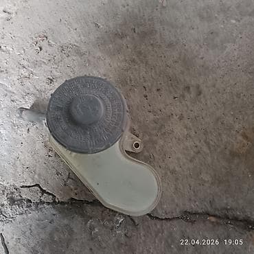 Бачок тормозной жидкости с крышкой и датчиком уровня - Назначение — 2