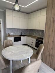 сдается 2 комнатная квартира суточная: 2 комнаты, Круглосуточное заселение — 2