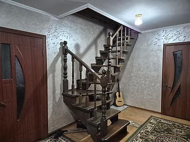 Недвижимость: 🏡 **Продаётся мансардный дом** 📍 Локация: Новопавловка, ул. Кирова 📐 — 2