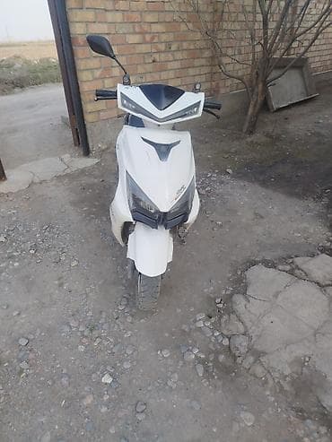мото касылка: Скутер түрү 150 куб. см, Бензин, Колдонулган — 1