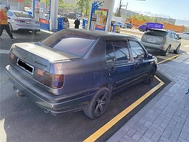 решетка на венто: Volkswagen Vento: 1993 г., Седан — 4