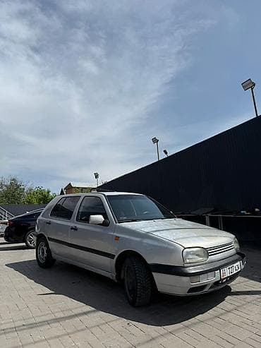 Унаа сатуу: Volkswagen Golf: 1992 г., 1.8 л, Кол менен иштөөчү, Бензин, Хетчбек — 5