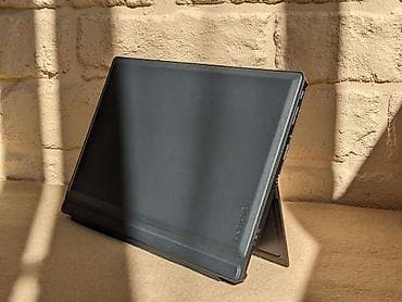 ПРОДАМ Lenovo MIIX 520 2 в 1 Ноутбук Планшет в металлическом корпусе