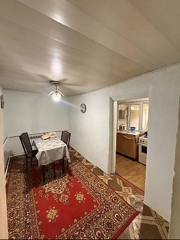 ошский рынак: 🏡 Продаётся просторный дом 📍 Район Ош базар Срочная продажа! • 🛏 — 10