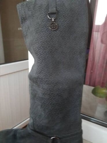 сапоги из натурального меха и кожи: Продаю новые из натуральной замши с теснением, сапоги на 38 размер — 3