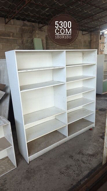 ЦЕНЫ УКАЗАНЫ НА ФОТО. Продаются стеклянные/деревянные витринные шкафы