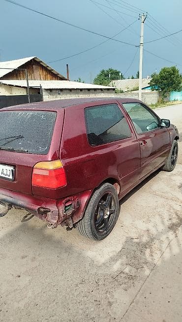 terrano 2: Компактный хэтчбек 3‑дверный, тёмно-бордовый цвет. Особенности и — 2