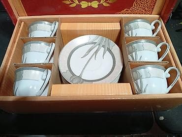 Очень милый кофейный сервиз на 6 персон. В жесткой подарочной коробке at lalafo.kg Очень милый кофейный сервиз на 6 персон. В жесткой подарочной коробке