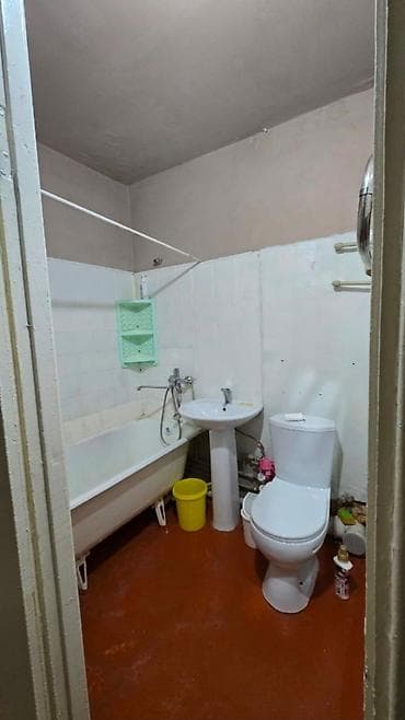 ремонт домов: 1 комната, 32 м², 104 серия, 1 этаж, Старый ремонт — 5