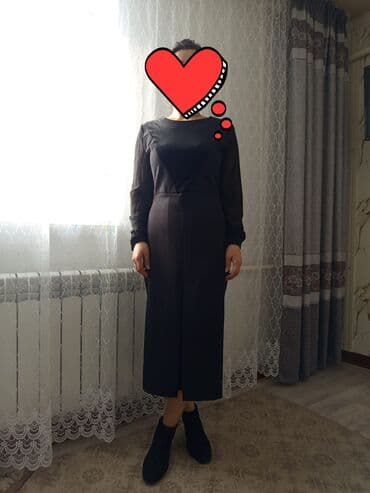 вечерный платя: Элегантное черное платье-миди. - Прямой силуэт с центральным — 4