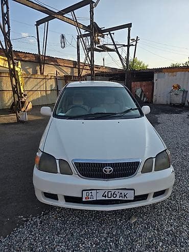 Toyota Gaia: 2004 г., 2 л, Автомат, Бензин, Минивэн