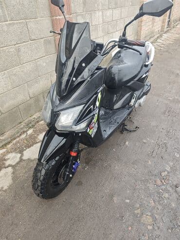 Макси-скутер 150 куб. см, Бензин, Б/у
