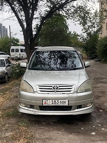 Toyota Ipsum: 2002 г., 2.4 л, Автомат, Бензин, Минивэн — 1