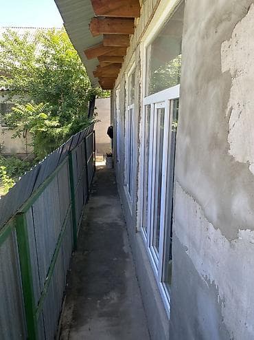 дом бишкек цена: 🔥🔥🔥 Срочно продается 3 комнатная полдома со всеми удобствами 📍Район — 5