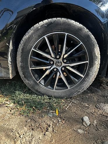 Литые Диски R 17 Toyota, Комплект, отверстий - 5, Новый — 1