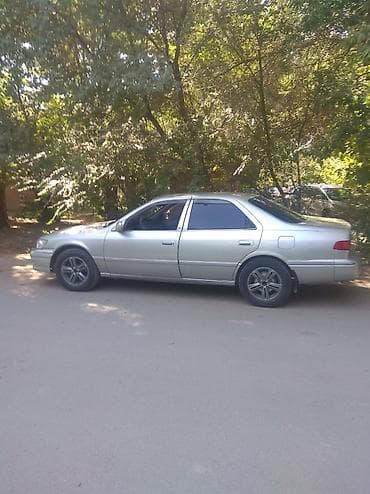 corolla 2004: Toyota Camry: 2000 г., 2.2 л, Автомат, Бензин, Седан — 4