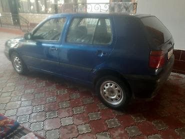 Унаа сатуу: Volkswagen Golf: 1993 г., 1.6 л, Кол менен иштөөчү, Бензин, Хетчбек — 4