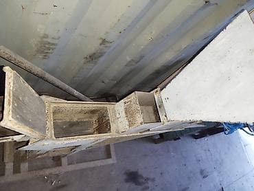 плесос строительный: Самодельный металлический кирпичный станок с бункером Описание: - — 2