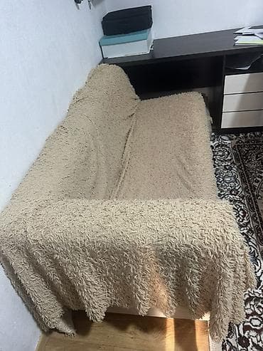 small table: Прямой диван — 1