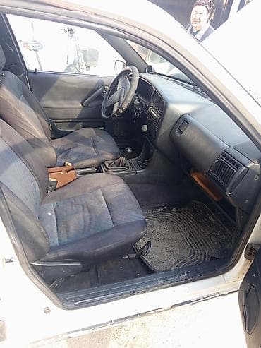 Volkswagen: Volkswagen Passat Variant: 1993 г., 2 л, Универсал — 5