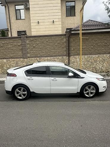 Продажа авто: Chevrolet Volt: 2012 г., Гибрид, Хэтчбэк — 3