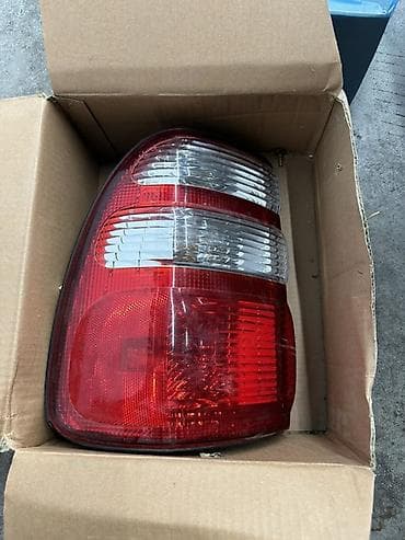 Комплект стоп-сигналов Toyota 2002 г., Б/у, Оригинал, Китай — 3