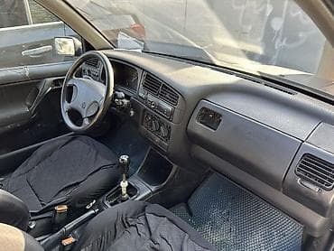 голыф 2: Volkswagen Golf: 1992 г., 1.8 л, Ручные, Бензин, Хэтчбэк — 7