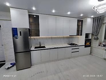 шкаф в раздевалку: Кухни на заказ современного дизайна - Планировки: прямая, Г‑образная — 4