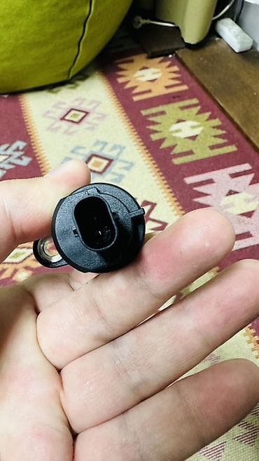 Клапаны, клапанные крышки: Клапан двигателя BMW 2016 г., Б/у, Оригинал, Германия — 1