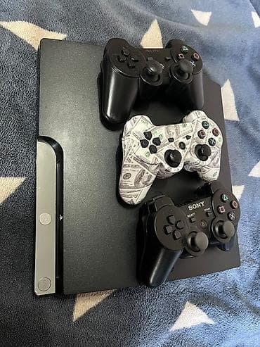 PlayStation 3 Slim (модель CECH‑2504B) с тремя геймпадами прошивка cfw