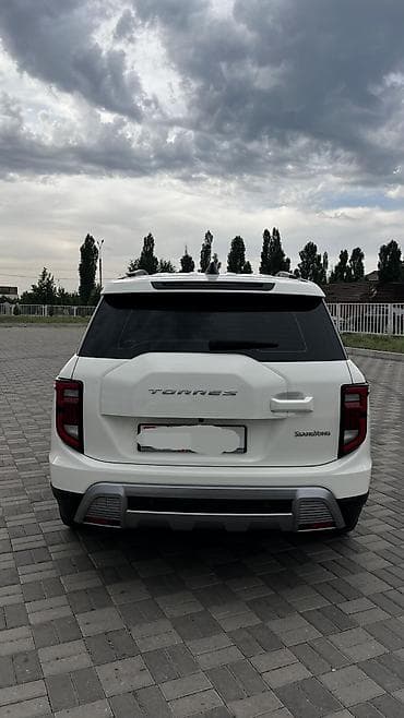 салквн тор: Ssangyong Torres: 2023 г., 1.5 л, Автомат, Бензин, Кроссовер — 4
