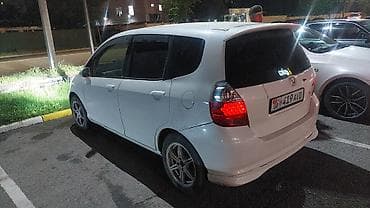 недорогие электромобили: Honda Fit: 2003 г., 1.3 л, Автомат, Бензин, Хэтчбэк — 3