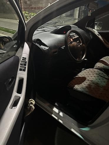 rf 2: Toyota Yaris: 2006 г., Бензин, Хэтчбэк — 7