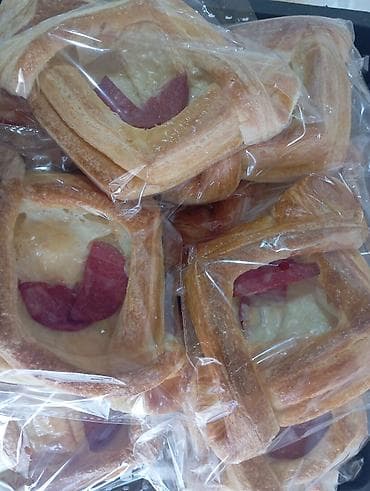 сыр сливочный: Круассаны и слоёные пирожные принимаем заказы - Свежая слоёная — 9