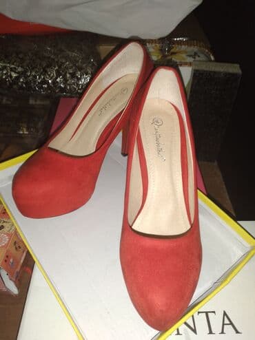 женская обувь больших размеров: Продаю новые туфли из замши красного цвета с закрытым носиком — 6