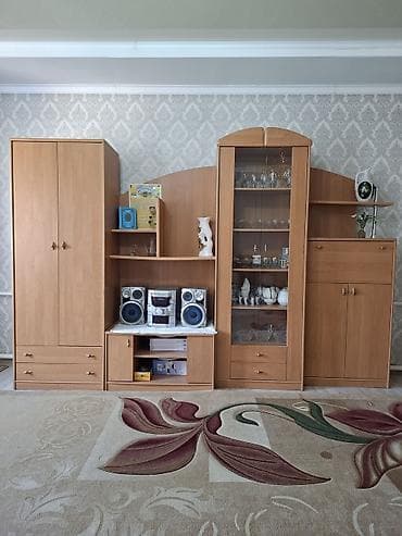 third edition solutions: Стенка гостиной модульная, цвет – светлый бук/ольха. Цена договорная — 2