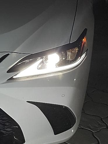 Lexus ES: 2019 г., Седан