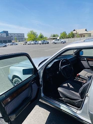 mazda demio1: Mercedes-Benz W124: 1994 г., 2.2 л, Ручные, Бензин, Универсал — 5