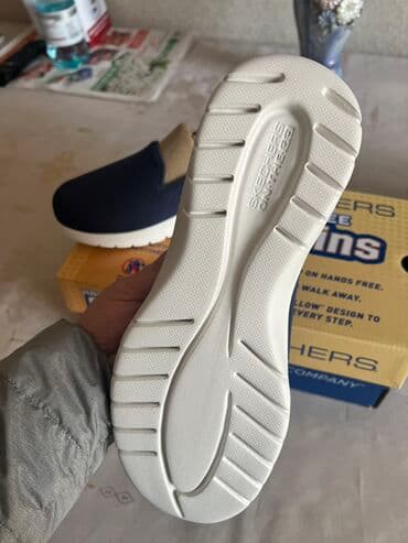 книги художественная литература: Продаю скетчерс, размер не подошел, абсолютно новые со штатов, размер — 3