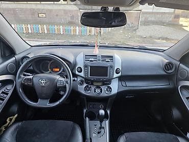 2 8: Toyota RAV4: 2011 г., 2 л, Автомат, Бензин, Кроссовер — 8