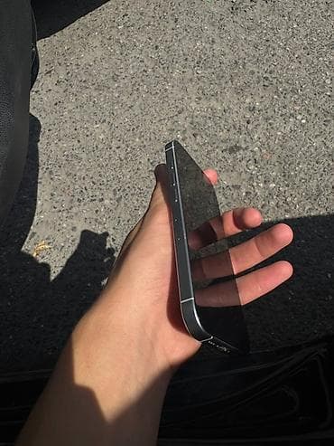 IPhone 16 Pro, Б/у, 256 ГБ, Серебристый, 86 %