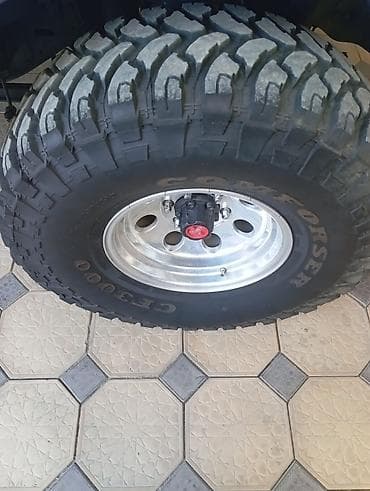 * R15 *Продаю комплект колес на внедорожник. Диски Mickey