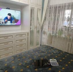 меняю доплатой мне: 2 комнаты, 72 м², 106 серия улучшенная, 3 этаж, Евроремонт — 7