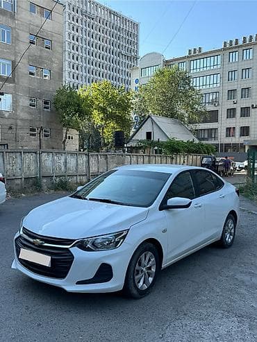 Chevrolet Onix: 2021 г., 1 л, Автомат, Бензин, Седан