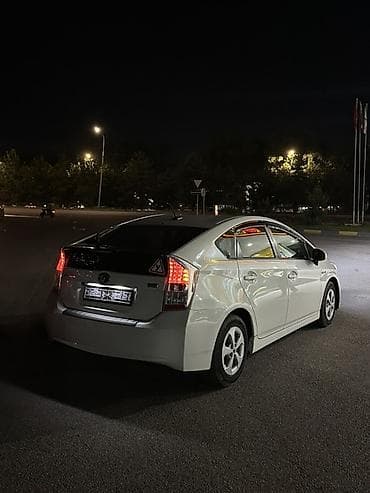 195 65 15 с: Toyota Prius: 2011 г., 1.8 л, Автомат, Гибрид, Хэтчбэк — 5