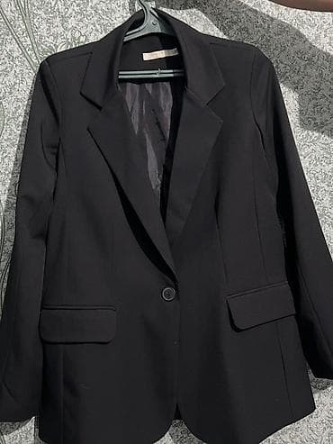 женские черные рубашки: Классический женский пиджак черного цвета. - Прямой силуэт — 1